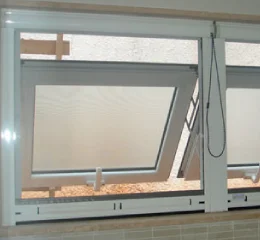 Janela Projetante de Alumínio